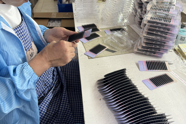 Starting your own lash brand Custom lash brand