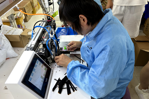 Finding a reliable lash supplier Lash vendor search